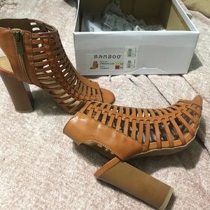 BRAND NEW Chestnut open toe caged block heels